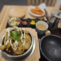 Fried chicken pot rice