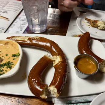 Rock & Brews - The Colony - Pretzel and beer cheese - New American Near Me - The Colony, Texas
