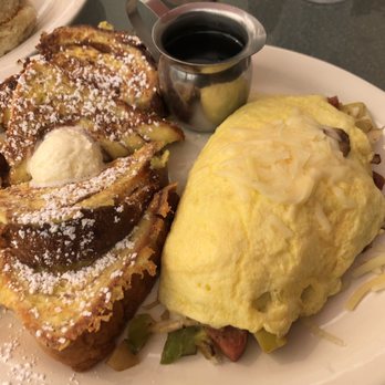 Big Y Cafe - green apple w/sausage omelet and side french toast - Breakfast & Brunch Near Me - Peshastin, Washington