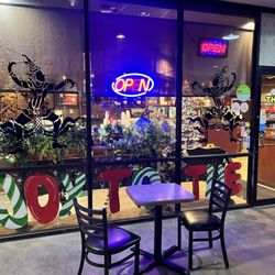 Chiangmai Thai Kitchen - Outdoor seating for those who prefer to dine outside. I would eat here next time.