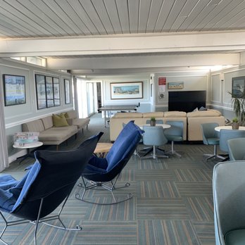 Atlantis Lodge - Indoor lounge - Hotels Near Me - Atlantic Beach, North Carolina