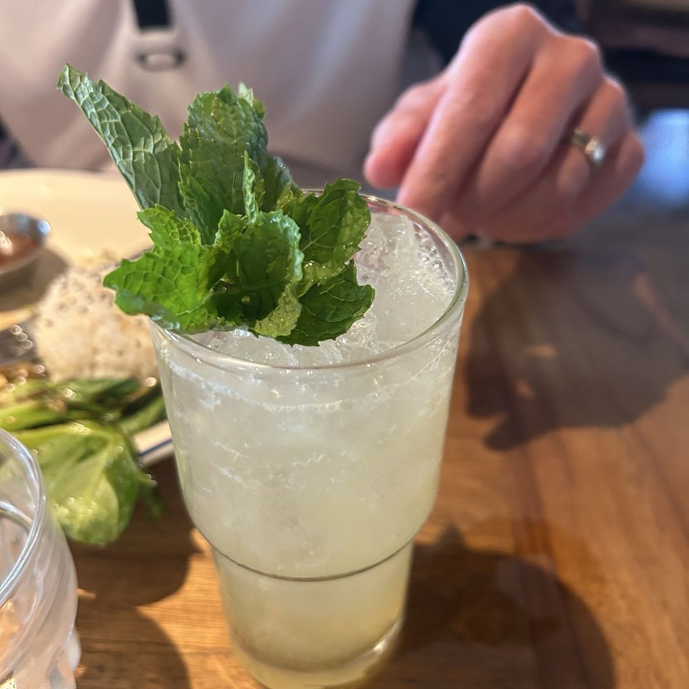 Scotty Browns - Cocktail - Burgers Near Me - Koloa, Hawaii