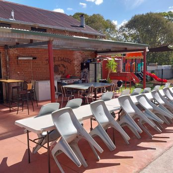 Red Cow Hotel - Hotels Near Me - Junee, NSW