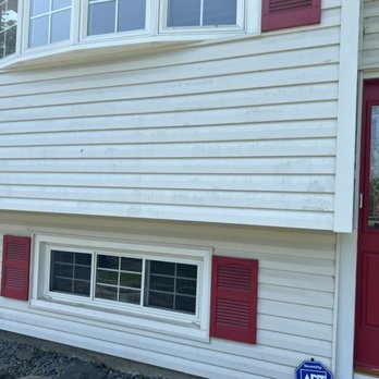 Handy AF - Soft wash and power washing performed on a newly purchased home. (Before) - Landscaping Near Me Handy AF - Soft wash and power washing performed on a newly purchased home. (Before) - Landscaping Near Me