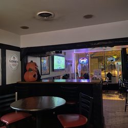 Falcon Inn - Seating area