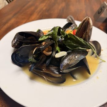 Industrial Eats - Mussels with Frites - Pizza Near Me - Buellton, California Industrial Eats - Mussels with Frites - Pizza Near Me - Buellton, California