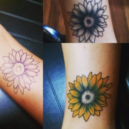Sunflower Sean did on my ankle..i love it!!!! Sunflower Sean did on my ankle..i love it!!!!