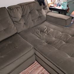 Belfort Furniture - Deflated/sagging cushions and lack of support