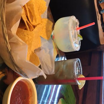 El Jalapeno Mexican Restaurant - Drinks and salsa  Margarita and Long Island - Tex-Mex Near Me - Indianapolis, Indiana