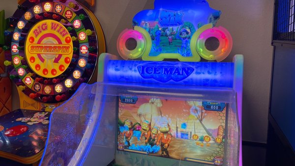 Chuck E. Cheese by null