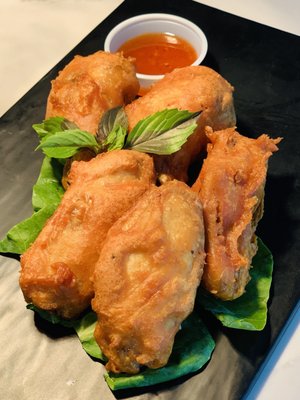 DAEK THAI EATERY by null
