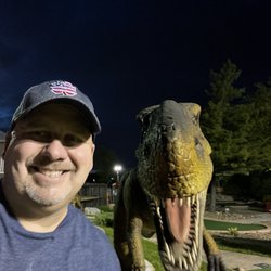 Fun 'N' Stuff - He's right behind me, isn't he?