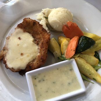 La Traviata - Italian Near Me - Long Beach, California