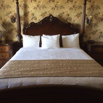 Inn At Churon Winery - King bed room - Hotels Near Me - Temecula, California Inn At Churon Winery - King bed room - Hotels Near Me - Temecula, California
