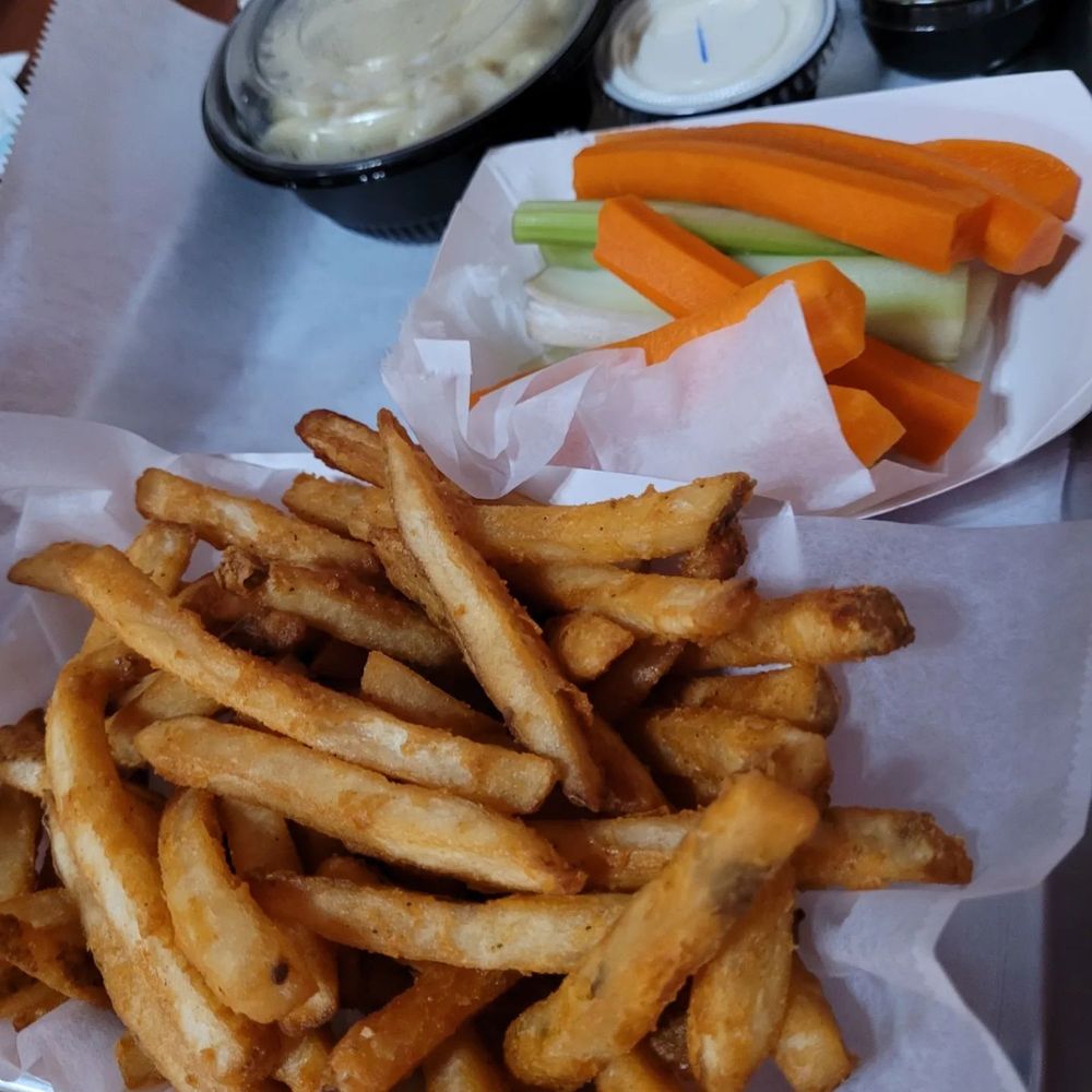 Fire Wings - Macn cheese, very good. Clean, fresh veggies. - Chicken Wings Near Me - Reno, Nevada Fire Wings - Macn cheese, very good. Clean, fresh veggies. - Chicken Wings Near Me - Reno, Nevada