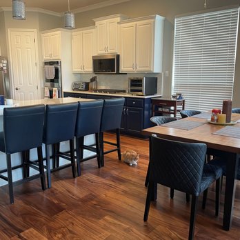 Peoples Signature Flooring - a kitchen and dining area - Flooring Near Me - Austin, Texas Peoples Signature Flooring - a kitchen and dining area - Flooring Near Me - Austin, Texas