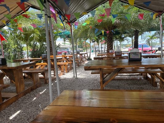 Taqueria 5 Hermanos Food Truck by null