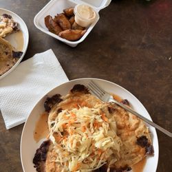 El Torogoz Restaurant - Pupusas y plátanos fritos