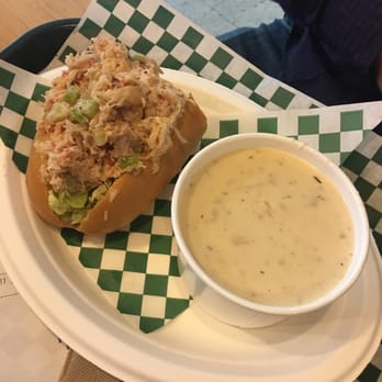 Pike Place Chowder - Pacific Place - Crab roll and New England clam chowder combo - Seafood Near Me - Seattle, Washington Pike Place Chowder - Pacific Place - Crab roll and New England clam chowder combo - Seafood Near Me - Seattle, Washington