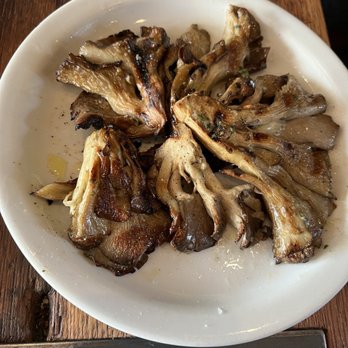 Gjelina - Grilled King Oyster Mushroom , Tarragon Butter - New American Near Me - Venice, California Gjelina - Grilled King Oyster Mushroom , Tarragon Butter - New American Near Me - Venice, California