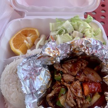 Sri Thai - Basil Beef, Salad, Steamed Rice, & an orange slice. - Thai Near Me - Dublin, California
