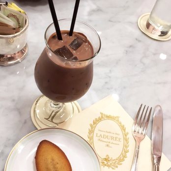 Ladurée - Iced hotchocolate - Macarons Near Me - Toronto, Ontario Ladurée - Iced hotchocolate - Macarons Near Me - Toronto, Ontario