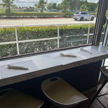 Totoritas Peruvian Restaurant - Window seat - Latin American Near Me - Pembroke Pines, Florida Totoritas Peruvian Restaurant - Window seat - Latin American Near Me - Pembroke Pines, Florida