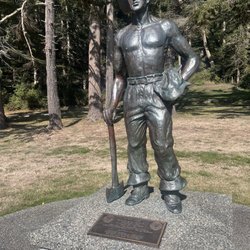 Deception Pass Park - Bowman Bay - Statue honoring the CCC