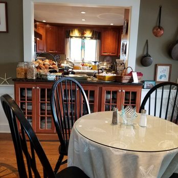 Foxberry Inn - Hotels Near Me - Provincetown, Massachusetts