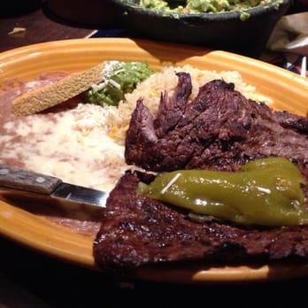 Las Fuentes - The Carne Asada here is one of my favorite meals. It's super filling and juicy and ugh wow it's so good - Mexican Near Me - Reseda, California