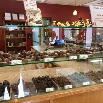 Fascia's Chocolates - Cases of truffles to choose from - Chocolatiers & Shops Near Me - Waterbury, Connecticut Fascia's Chocolates - Cases of truffles to choose from - Chocolatiers & Shops Near Me - Waterbury, Connecticut