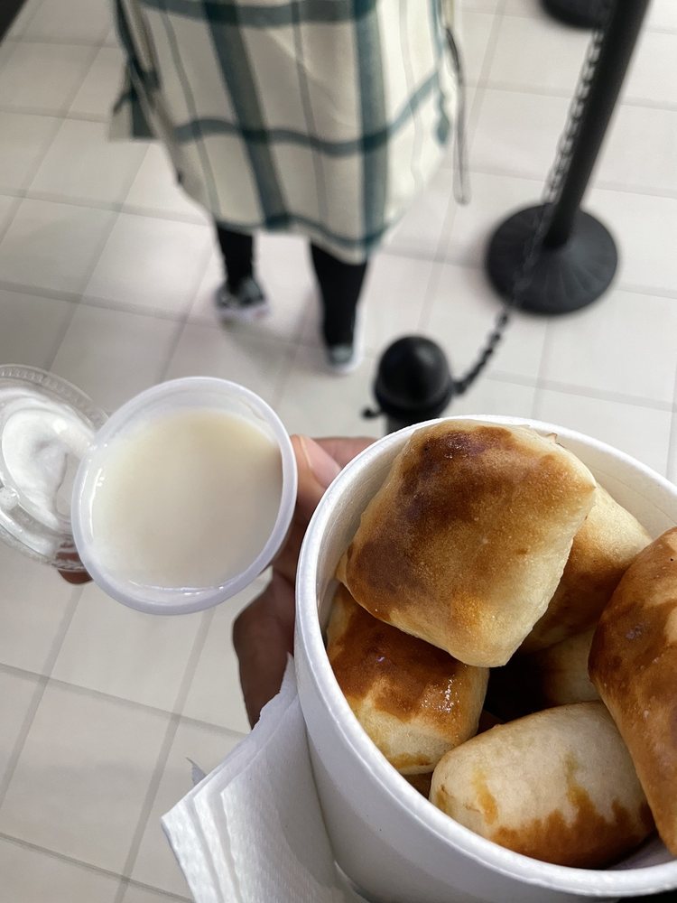 THE PRETZEL TWISTER 17 Photos & 10 Reviews 701 Lynnhaven Pkwy