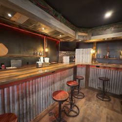 Mama's Pizza and Trattoria - The bar