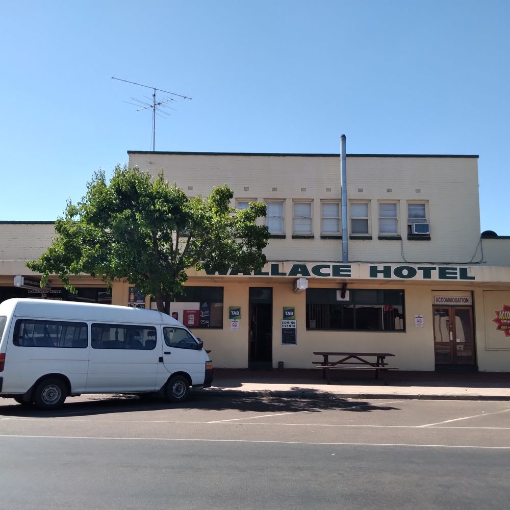 Lake Wallace Hotel - Hotels Near Me - Edenhope, VIC Lake Wallace Hotel - Hotels Near Me - Edenhope, VIC