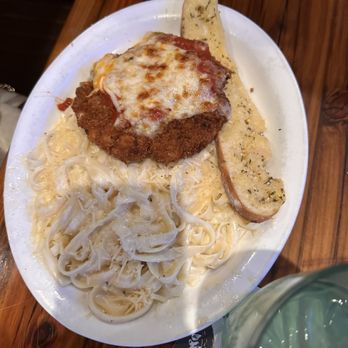Miller's Ale House - CHICKEN PARMESAN ALFREDO - American Near Me - Miami, Florida
