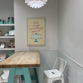 SusieCakes - Downtown LA - Seating (1 table for cake consults) - Bakeries Near Me - Los Angeles, California SusieCakes - Downtown LA - Seating (1 table for cake consults) - Bakeries Near Me - Los Angeles, California