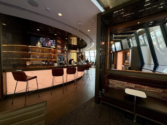 Delta Sky Club by null