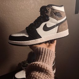 Jordan 1 Dark Mocha