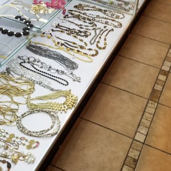 Uptown Consignment - Used, Vintage & Consignment Near Me - Hamden, Connecticut