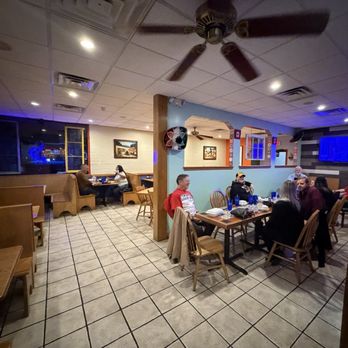 Mi Lupita - Dining room to the left - Mexican Near Me - Fenton, Missouri Mi Lupita - Dining room to the left - Mexican Near Me - Fenton, Missouri