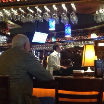 Seasons 52 - Live piano behind the bar - New American Near Me - Memphis, Tennessee
