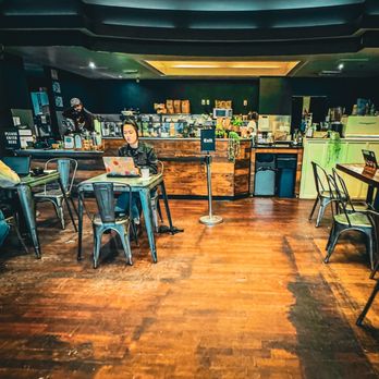 TOP HAT COFFEE LOUNGE - Updated August 2024 - 120 Photos & 65 Reviews