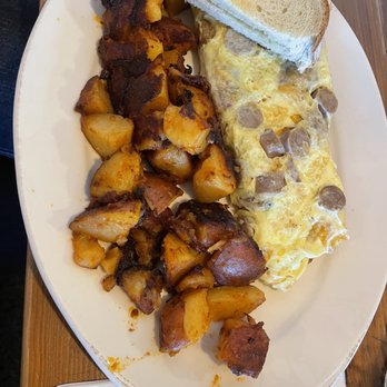 Early Harvest Diner - Corn hash omelet - Breakfast & Brunch Near Me - Beverly, Massachusetts