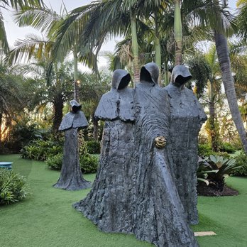 Lake Nona Wave Hotel - SCULPTURE GARDEN - Hotels Near Me - Orlando, Florida Lake Nona Wave Hotel - SCULPTURE GARDEN - Hotels Near Me - Orlando, Florida