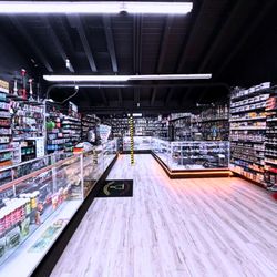 Tobacco Hut Vape - Concourse