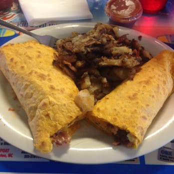 Bob's Grill - Breakfast burrito & hash browns - Diners Near Me - Kill Devil Hills, North Carolina