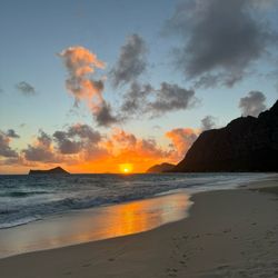Waimanalo Beach Cottages - Sunrise is best on the east side of the island.