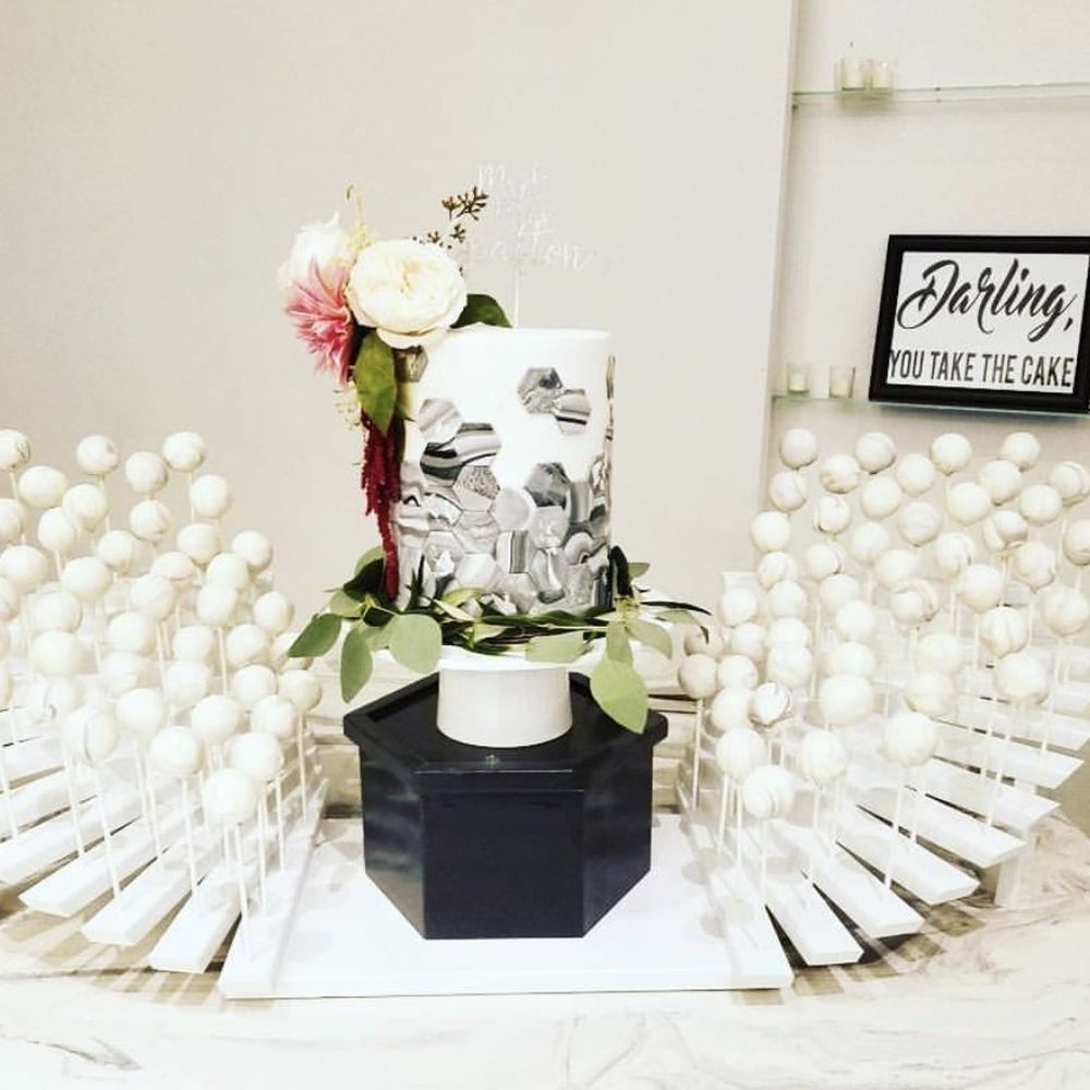 Cocoa & Stardust - Wedding cake and cake pops. - Bakeries Near Me - Anaheim, California