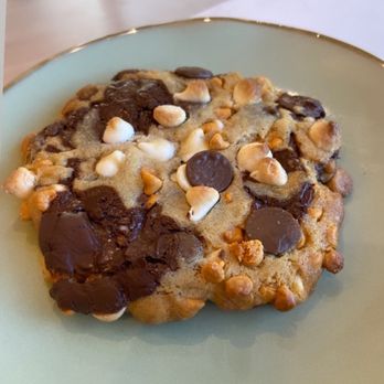 Horizon Shine - Triple chocolate chunk cookie - Coffee & Tea Near Me - Henderson, Nevada