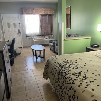 Weslaco Inn - Interior room - Hotels Near Me - Weslaco, Texas Weslaco Inn - Interior room - Hotels Near Me - Weslaco, Texas